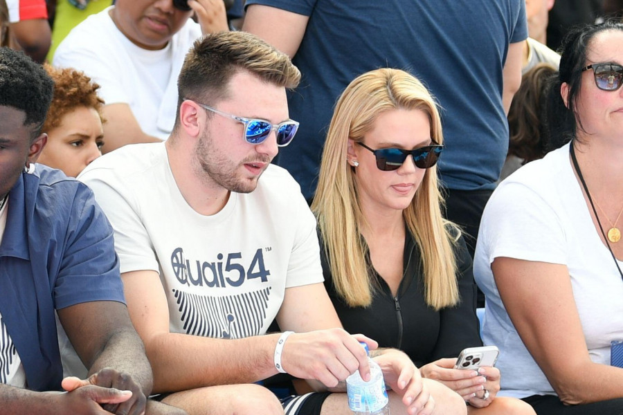 NAKON ŠTO JE SPAKOVAO KOFERE I NAPUSTIO LA: Luka Dončić i njegova verenica objavili PREDIVNE VESTI! (FOTO)