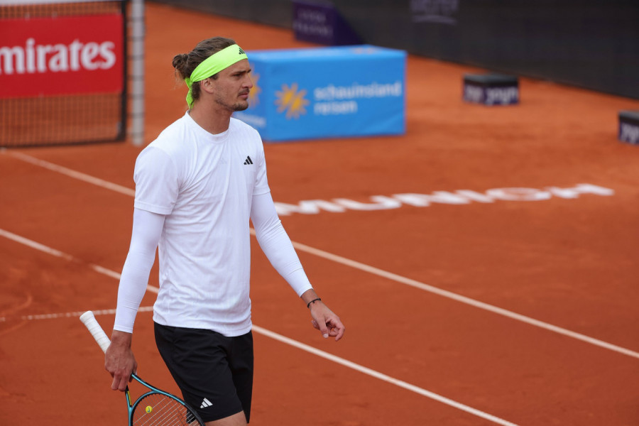ZVEREV U PONOVO AKTER SKANDALA! Ne može da pobegne od toga, PRATI GA GDE GOD SE POJAVI (VIDEO)