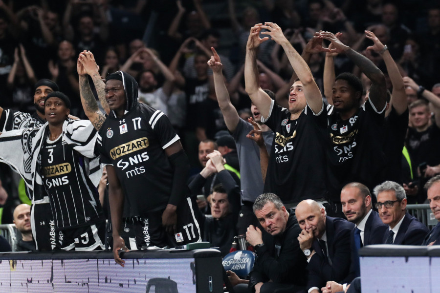 NEMA OPUŠTANJA ZA CRNO-BELE: Ovo su kvote za večerašnji meč protiv Dubaija - PARTIZAN FAVORIT, ALI...