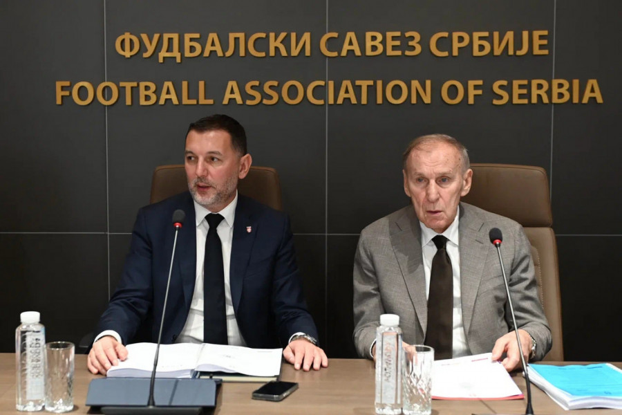 POSETA! Džajić i Radujko oduševljeni prostorijama Fudbalskog saveza Vojvodine! (VIDEO)
