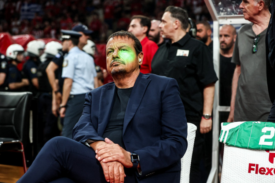 ATAMAN POTPUNO POLUDEO: Nakon izgubljene titule - turski trener isprozivao novinara i napustio konferenciju! (VIDEO)