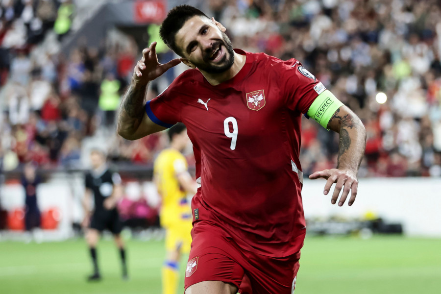 "NOVA ENERGIJA, DIGAO JE NAVIJAČE": Aleksandar Mitrović oduševljen golom Strahinje Pavlovića!