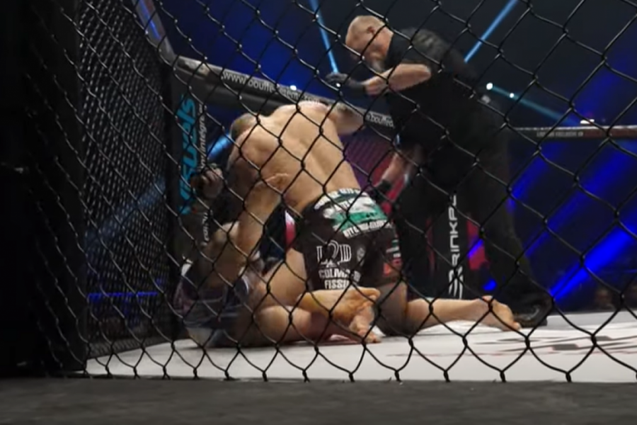 AU, JEZIVO! UFC borac dobio nesvakidašnji udarac, sudija odmah prekinuo meč! (VIDEO)