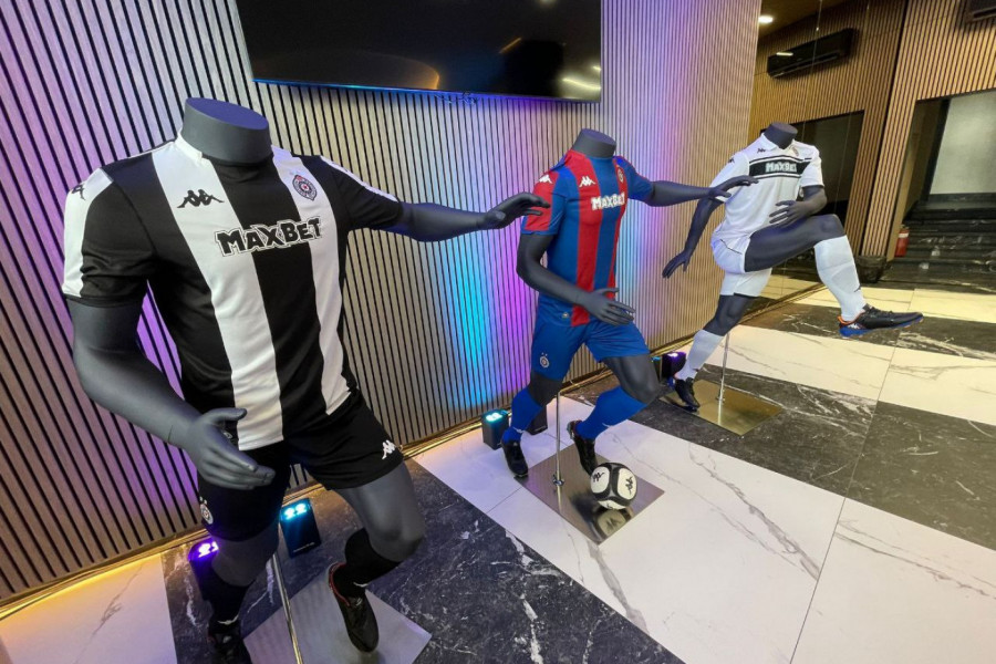 PARTIZAN SE VRAĆA NA STARE STAZE USPEHA: Promocija novih crno-belih dresova! (VIDEO)