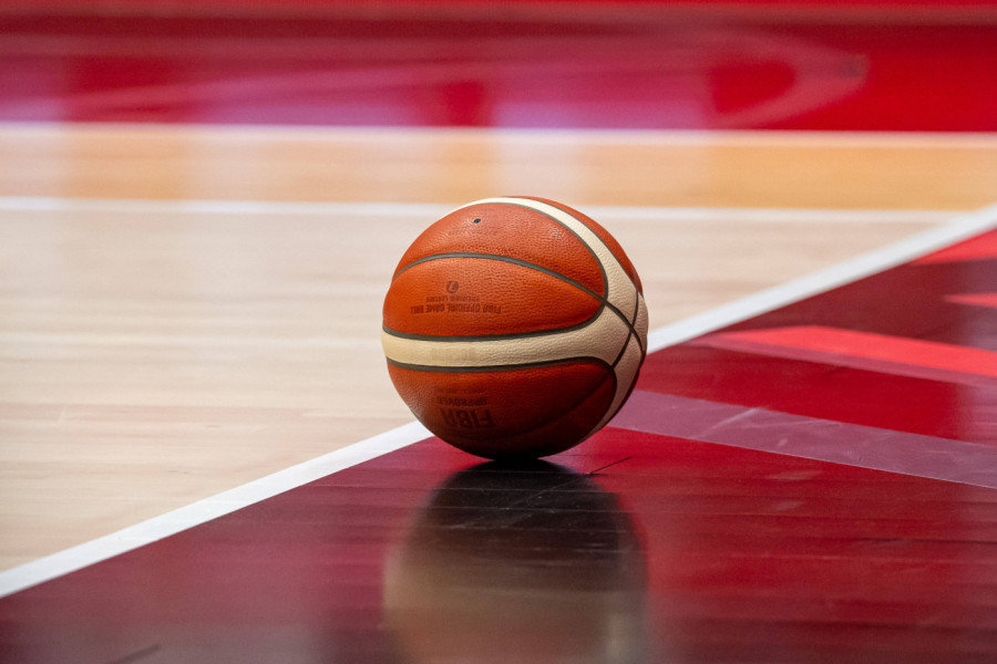 SKANDAL! Ženska košarka ovo NIJE DOŽIVELA - Pogledajte čime je pogođena jedna igračica! (VIDEO)