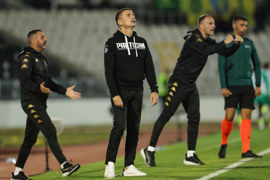 SPORTISSIMO U POLJSKOJ: Evo šta Srđan Blagojević radi sat vremena pre početka utakmice! (VIDEO)