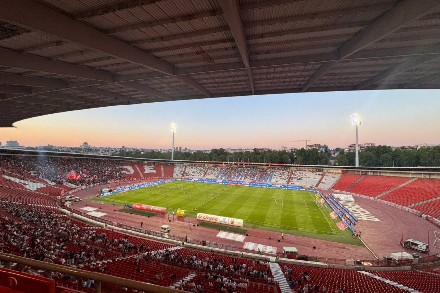 ZVEZDIN FUDBALER NA PROBI U LIVERPULU: Evo za koji dres će pokušati da se izbori