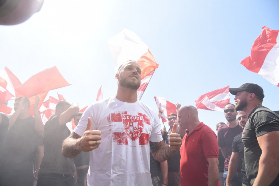 ARNAUTOVIĆ SA DELIJAMA U EKSTAZI! Ovako se Marko zahvalio navijačima na TOPLOJ DOBRODOŠLICI! (VIDEO)