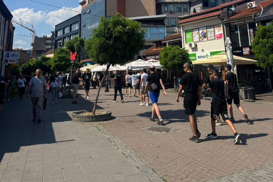 HAOS U NOVOM PAZARU: Poljaci provocirali, domaći napravili zasedu - reagovala i policija! (FOTO)