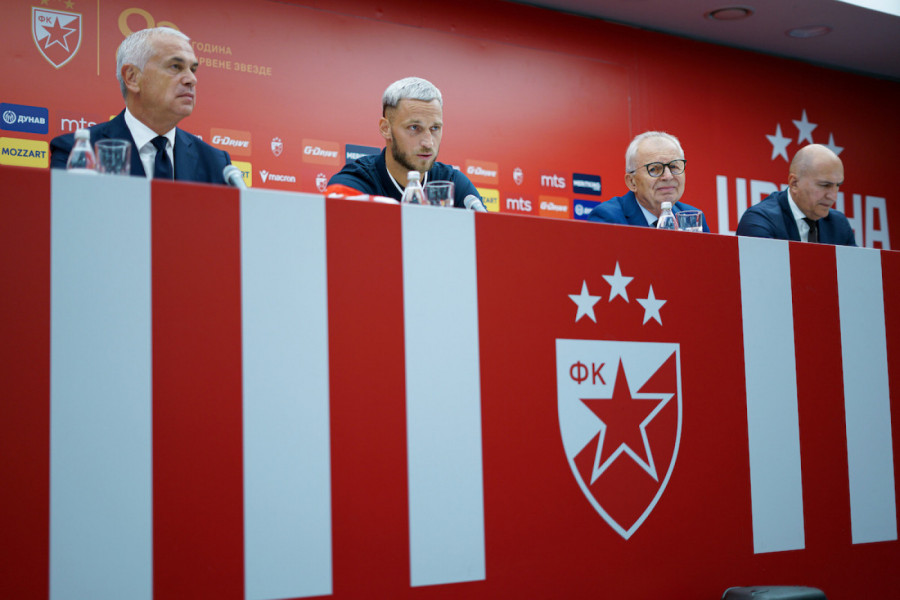 OVO MARAKANA DUGO NIJE VIDELA: Marko Arnautović se predstavio zvezdaškoj javnosti! Terzić jednom rečenicom raspametio delije!