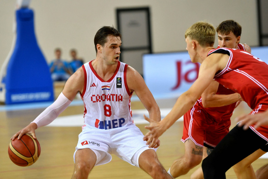 HEZONJA SE ODMAH UHVATIO ZA NOGU: Veliki PEH za Hrvate, povredio se najbolji!