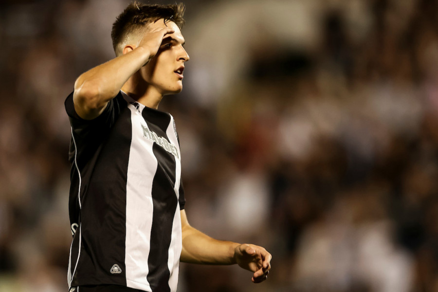 OVAKO JE KOSTIĆ NA TRENUTAK "OŽIVEO" LEGENDARNOG MANCEA! Grobari ne zaboravljaju, a ovaj momak je još jednom postao HEROJ meča! (VIDEO)