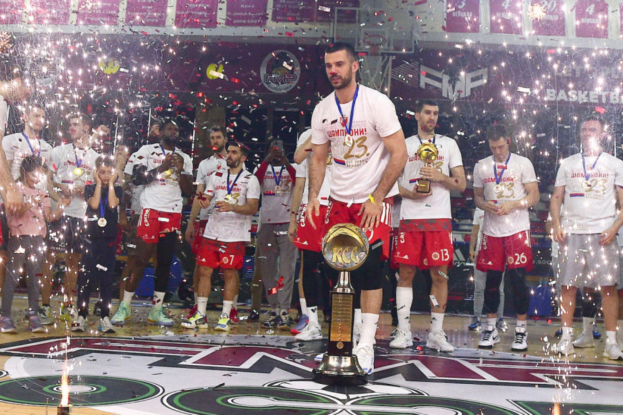 SVE PUCA OD EMOCIJA: Evo kako se Crvena zvezda oprostila od svoje legende! (VIDEO)
