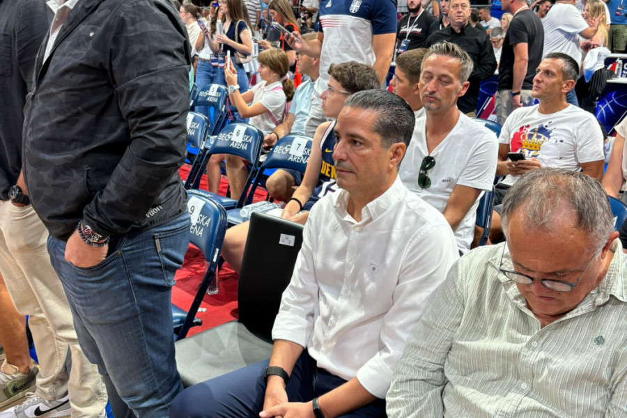 JANIS SFEROPULOS PRATI DUEL SRBIJE I SLOVENIJE: Nećete verovati ko mu pravi društvo! (FOTO)