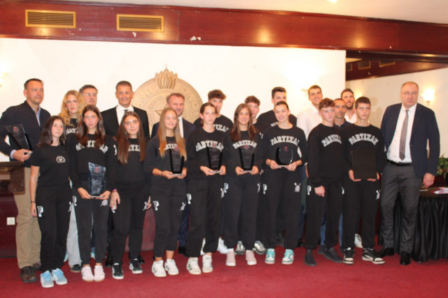POKUŠAJ NASILNOG PREUZIMANJA VESLAČKOG KLUBA PARTIZAN  SA OVIM LJUDIMA