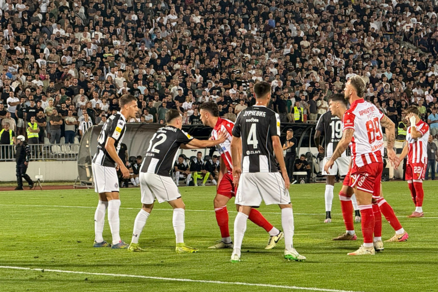 LEPA PODRŠKA ZA OMLADINCE CRVENE ZVEZDE! Dobio pohvale od Miloja u derbiju, a sada bodri svoje vršnjake! (VIDEO)