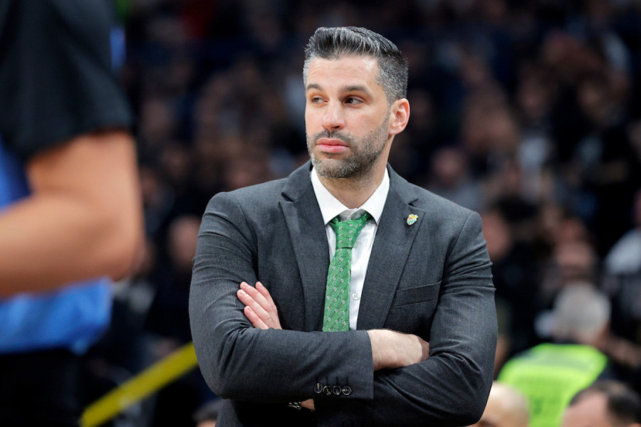 EFES SRUŠIO ALIMPIJEVIĆEV BEŠIKTAŠ: Doužer dominirao!