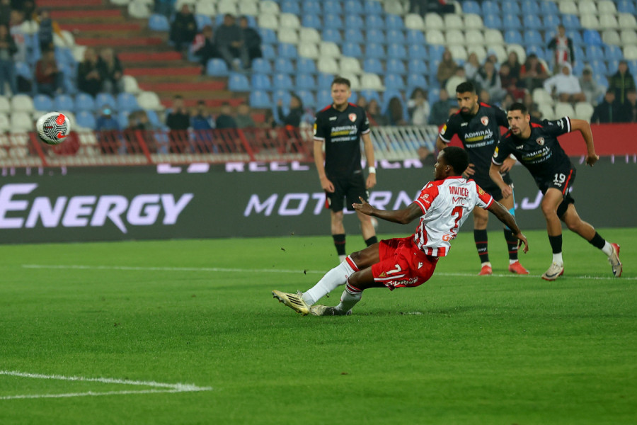 NEVEROVATNO! Zvezda nije iskoristila penal, MIlson se nesrećno okliznuo!