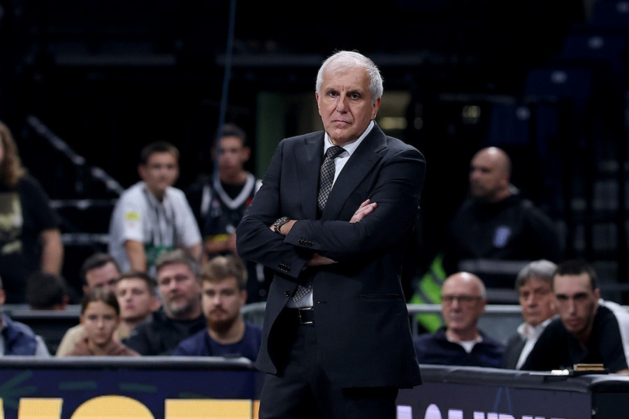 OBRADOVIĆ SAMO ŠTO NE EKSPLODIRA: Pogledajte kako je Žoc reagovao zbog povrede Karlika Džonsa posle meča, kamera sve snimila! (VIDEO)