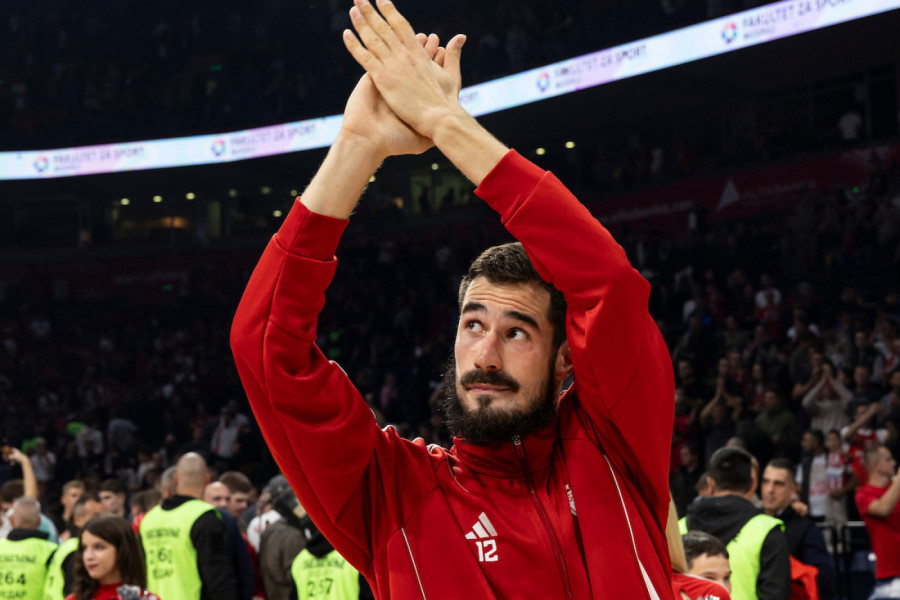 FRKA SE NASTAVLJA! Kalinić u sukobu sa navijačima i posle meča - uleteli Davidovac i Izundu! (VIDEO)
