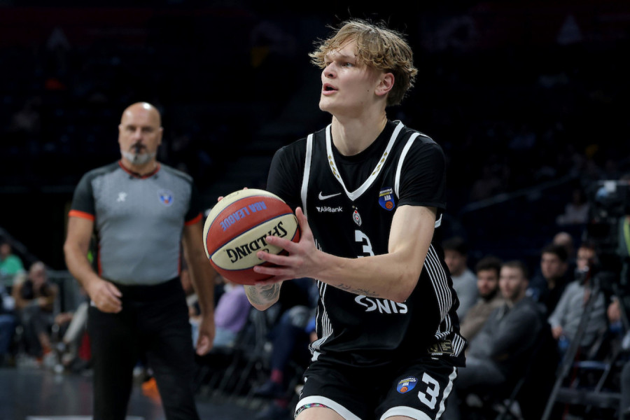 VIJORI SE FINSKA ZASTAVICA U ARENI! Mika Murinen ima i više nego zavidnu podršku! (VIDEO)