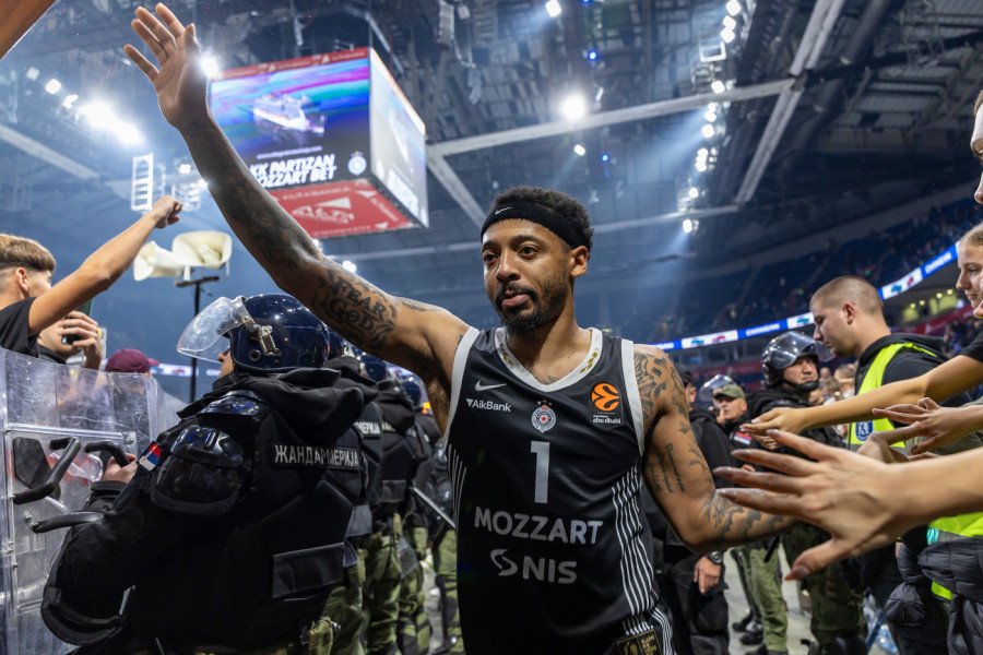 SPORTISSIMO SAZNAJE! ŠTA ĆE BITI SA KARLIKOM DŽONSOM? Grobari kao na iglama, ovo su novi detalji