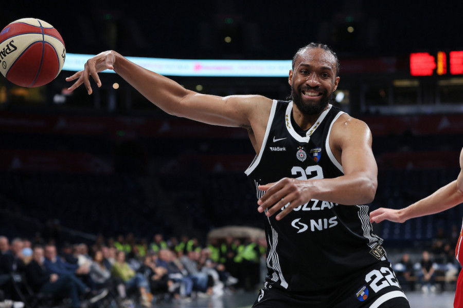 EMOTIVNI DŽABARI PARKER: Junak Partizanove večeri GROBARIMA poslao važnu poruku!