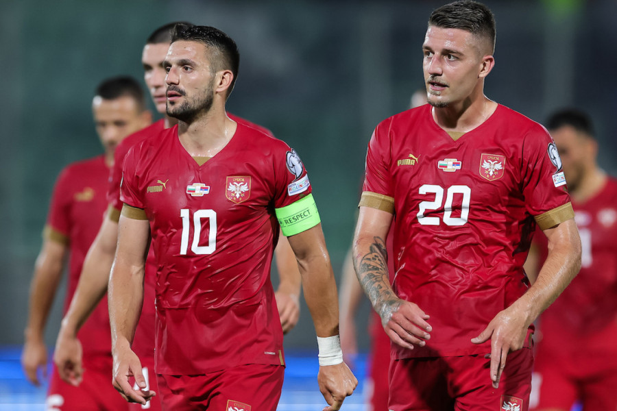 IMA NEKA TAJNA VEZA: Tadić snimljen u društvu zgodne plavuše, nije mu bilo loše! (FOTO, VIDEO)