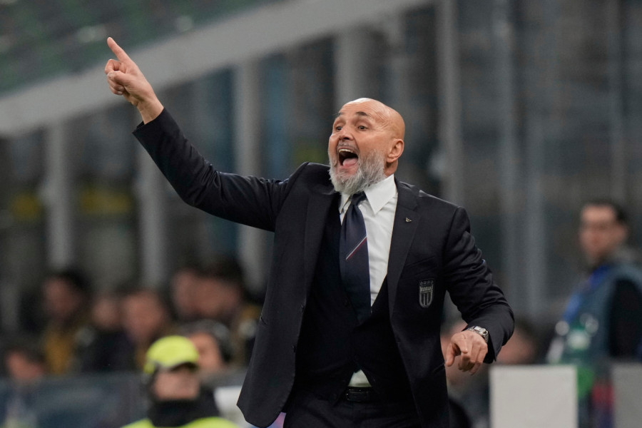 SKANDALOZAN ISPAD SPALETIJA: Trener Juventusa poljubio novinarku pred kamerama i izazvao gnev javnosti! (VIDEO)