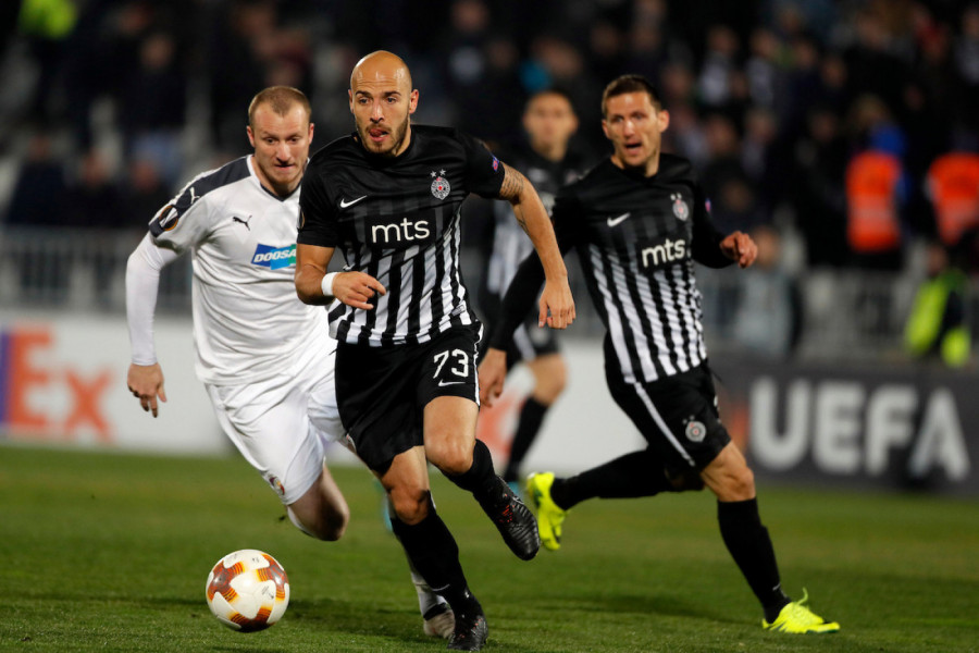 EMOTIVNE SCENE NA BANOVOM BRDU: Nemanja Miletić u centru pažnje pred meč sa Partizanom! (VIDEO)