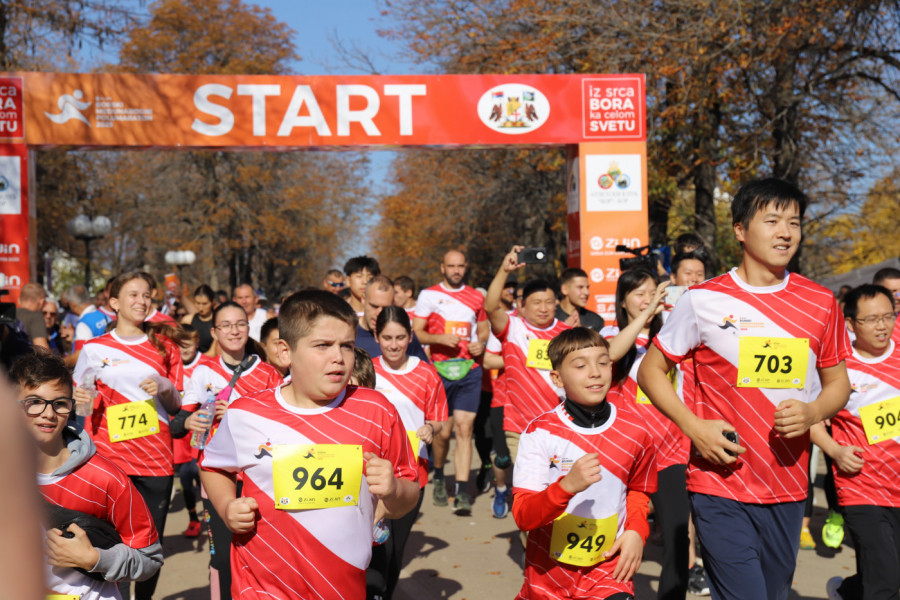 Bor pokazuje novu sportsku snagu: Više od 800 učesnika na međunarodnom polumaratonu