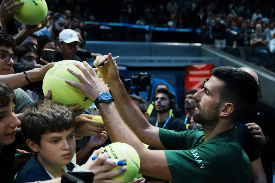 NOVAK KONAČNO IZAŠAO NA TEREN: Sparingovao sa Rafaelom i poslao BRUTALNU PORUKU! (FOTO)