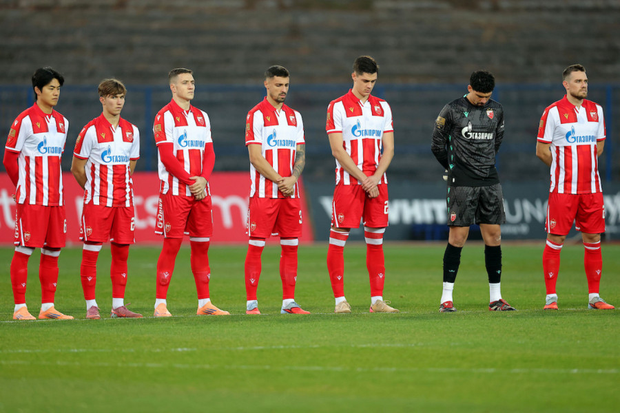 GROMOGLASNA TIŠINA U SUBOTICI: Fudbaleri Spartaka i Crvene zvezde počeli meč minutom ćutanja zbog Mladena Žižovića