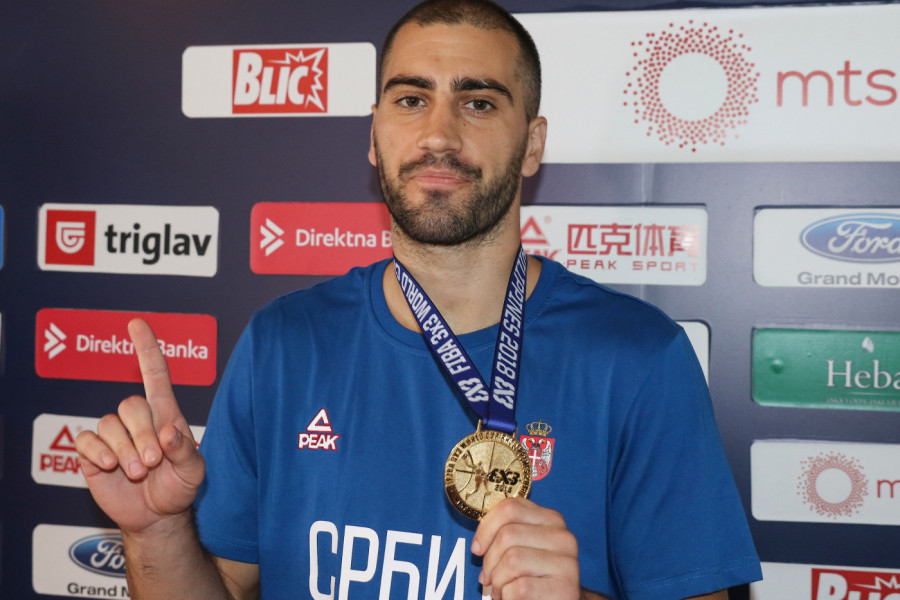 ZASLUŽENO! Vlada Srbije uručila nacionalno priznanje jednom od najboljih basketaša svih vremena