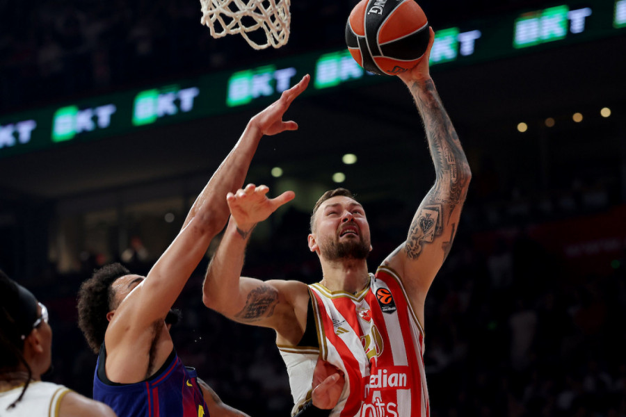 SPORTISSIMO PAPARACO! Šta to radi Motiejunas dok se Zvezda sprema za derbi s Partizanom (VIDEO)