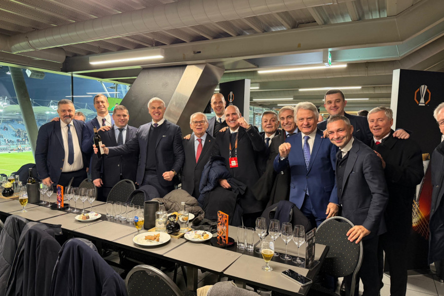 SLAVLJE U ZVEZDINOJ LOŽI NAKON TREĆE VEZANE EVROPSKE POBEDE! (FOTO)
