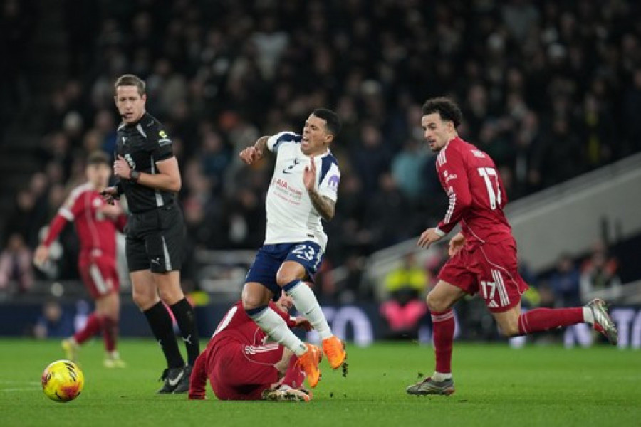 LIVERPUL KROZ IGLENE UŠI DO POBEDE: Totenhem PAO u Londonu!