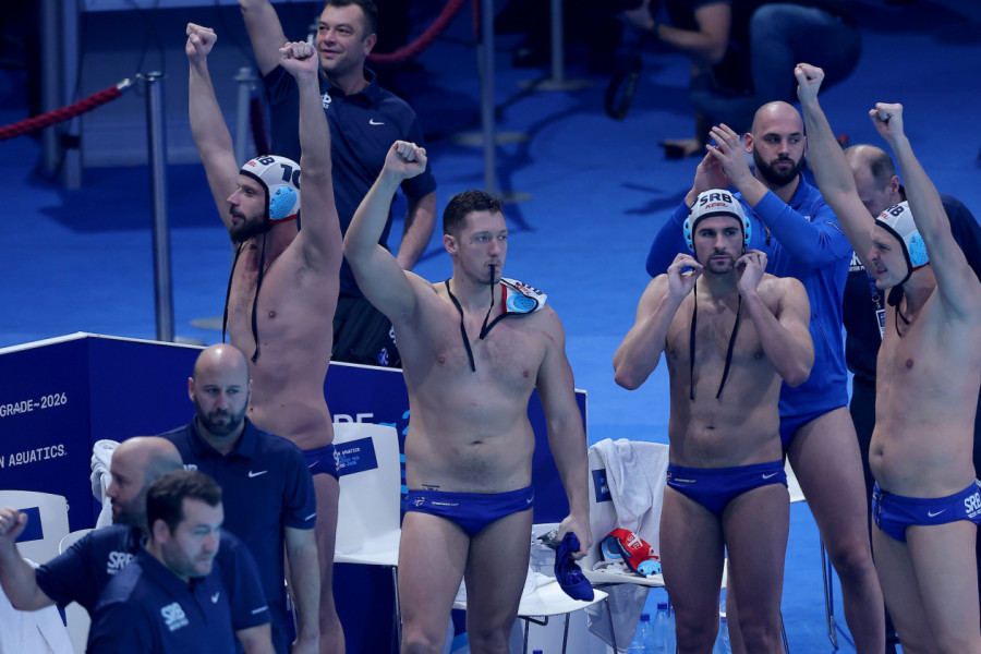 EKSKLUZIVNO: Pogledajte atmosferu u taboru naših vaterpolista posle zlata na EP - SVE GORI! (VIDEO)