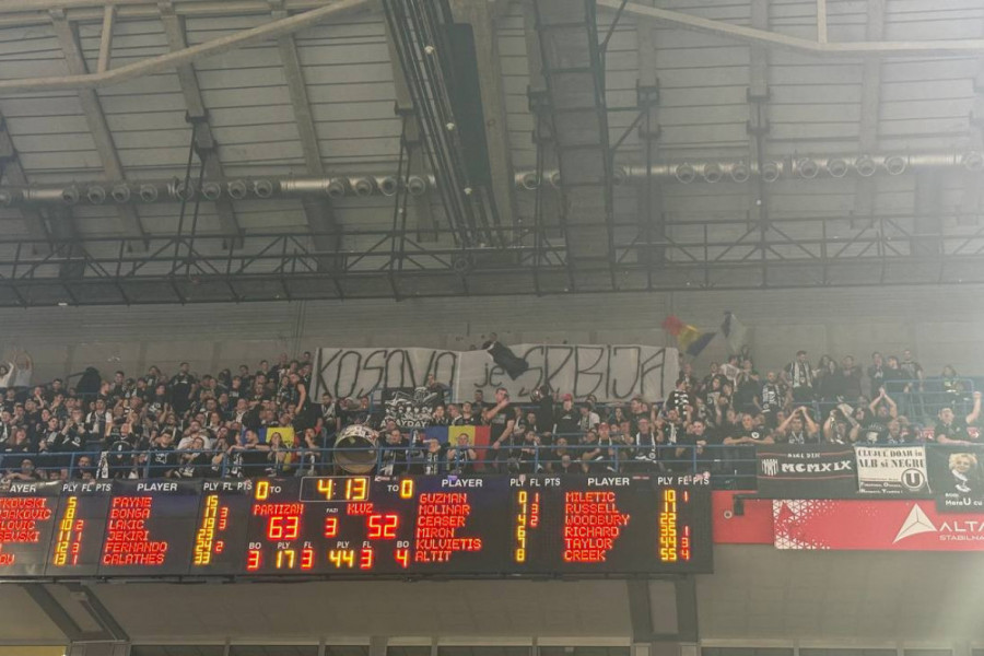 BRAĆA RUMUNI: Pogledajte transparent navijača Kluža u Areni - kako da ih ne voliš? (VIDEO)