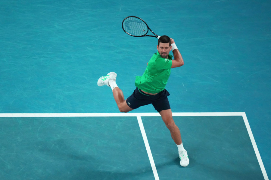 RIM JE NA NOGAMA: Novak Đoković trenirao pred punim tribinama - jedan detalj privukao pažnju svih prisutnih! (VIDEO)