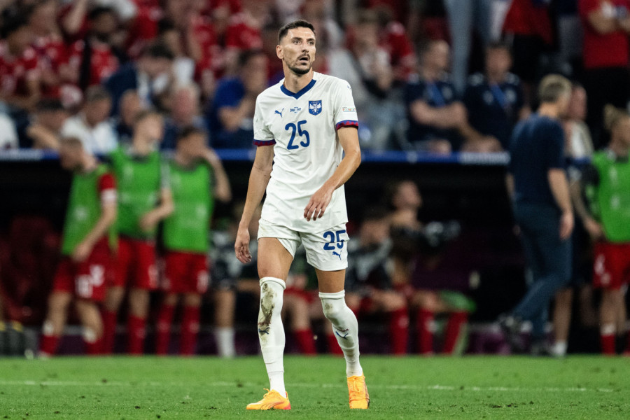 Potpisao Filip Mladenović!
