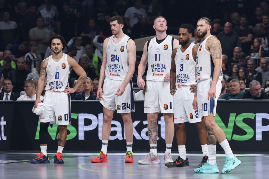 SJAJNE VESTI ZA ZVEZDU: Efes bez najboljeg igrača protiv crveno-belih!
