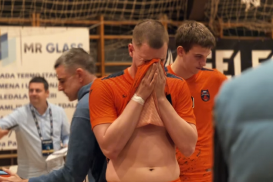 GOSTI SPOZNALI SUROVO LICE SPORTA: Gol Partizana u poslednjem minutu izmamio suze mladih Vrbašana (VIDEO)