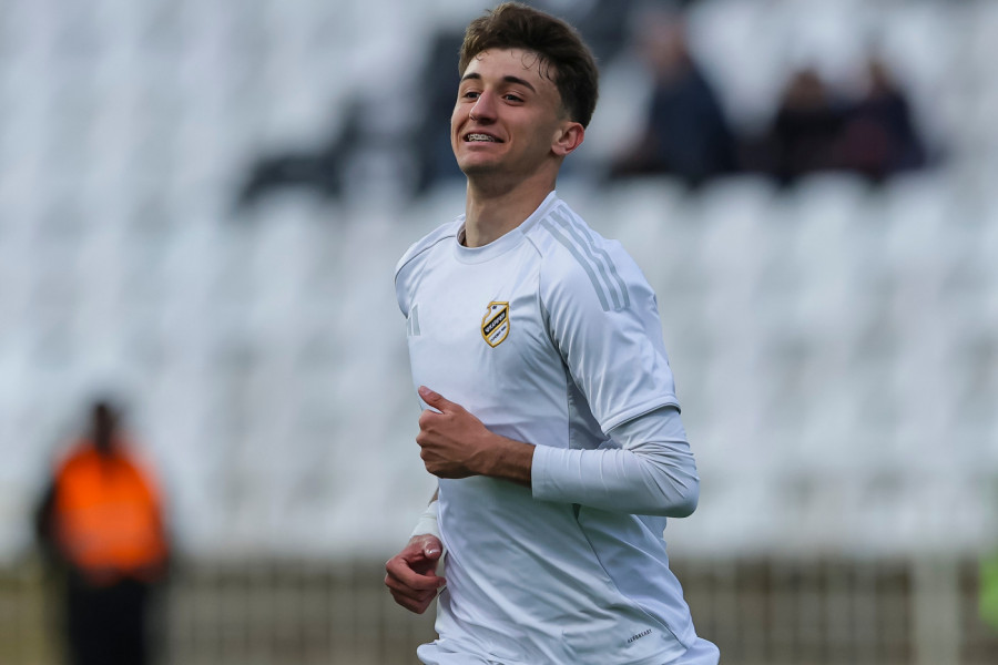 SUPERLIGAŠKA "BOMBA": Talentovani vezista nadomak Bundeslige - evo koji klubovi su još u igri!