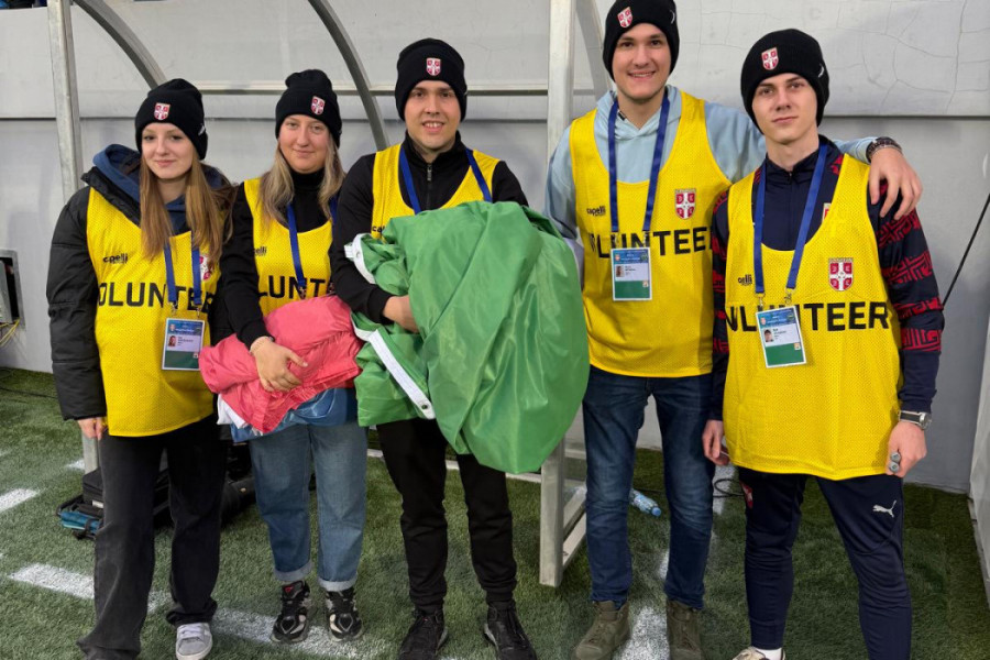 SPORTISSIMO FOTO-UBOD: Paunović misli na sve - ovo niko nije primetio pred meč u Bačkoj Topoli!