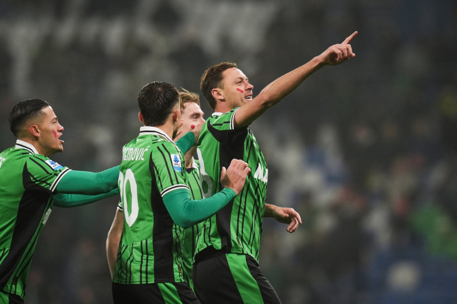 POTPUNI HAOS: Dva poznata fudbalera se pobila, a Matić gledao - prštalo na sve strane! (VIDEO)