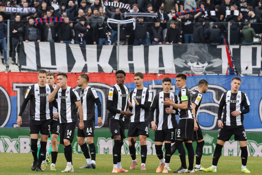 SEZONA IZ BAJKE: Mali klub od druge lige do titule - pamti se i evropska eliminacija Partizana