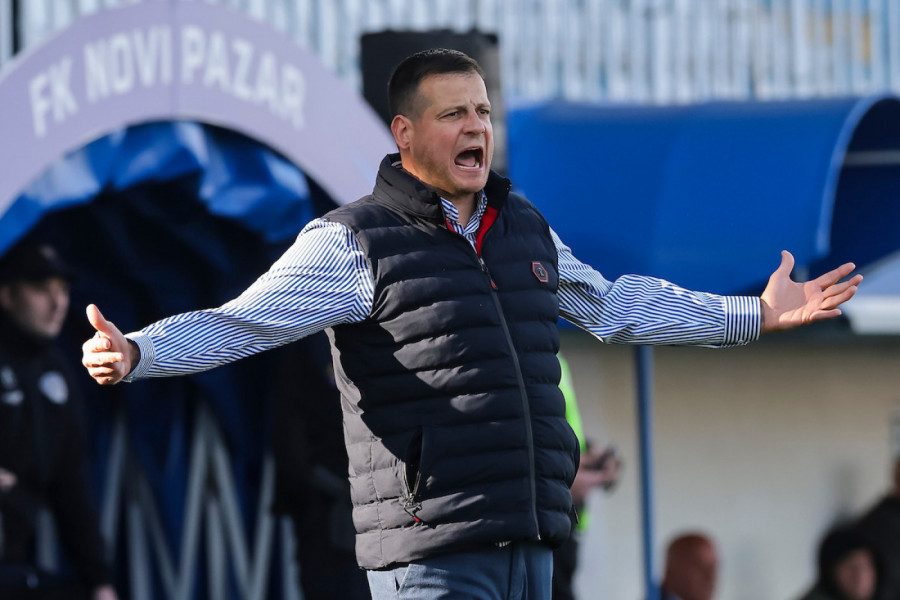 NONŠALANTNO: Stigao je Nenad Lalatović - pogledajte kako su ga dočekali grobari! (VIDEO)